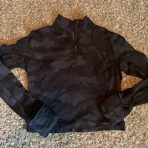 IT'S RULU RUN CROPPED HALF-ZIP Size 8 EUC lululemon